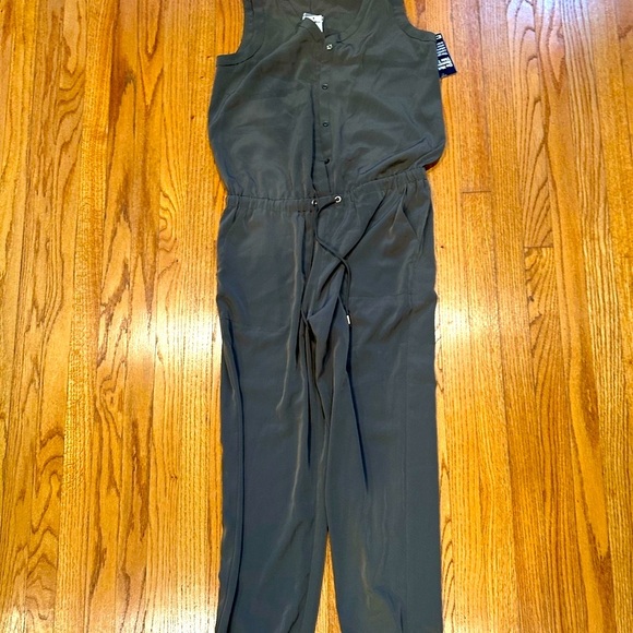 New Express women’s Sleeveless Jumpsuit - Picture 1 of 4